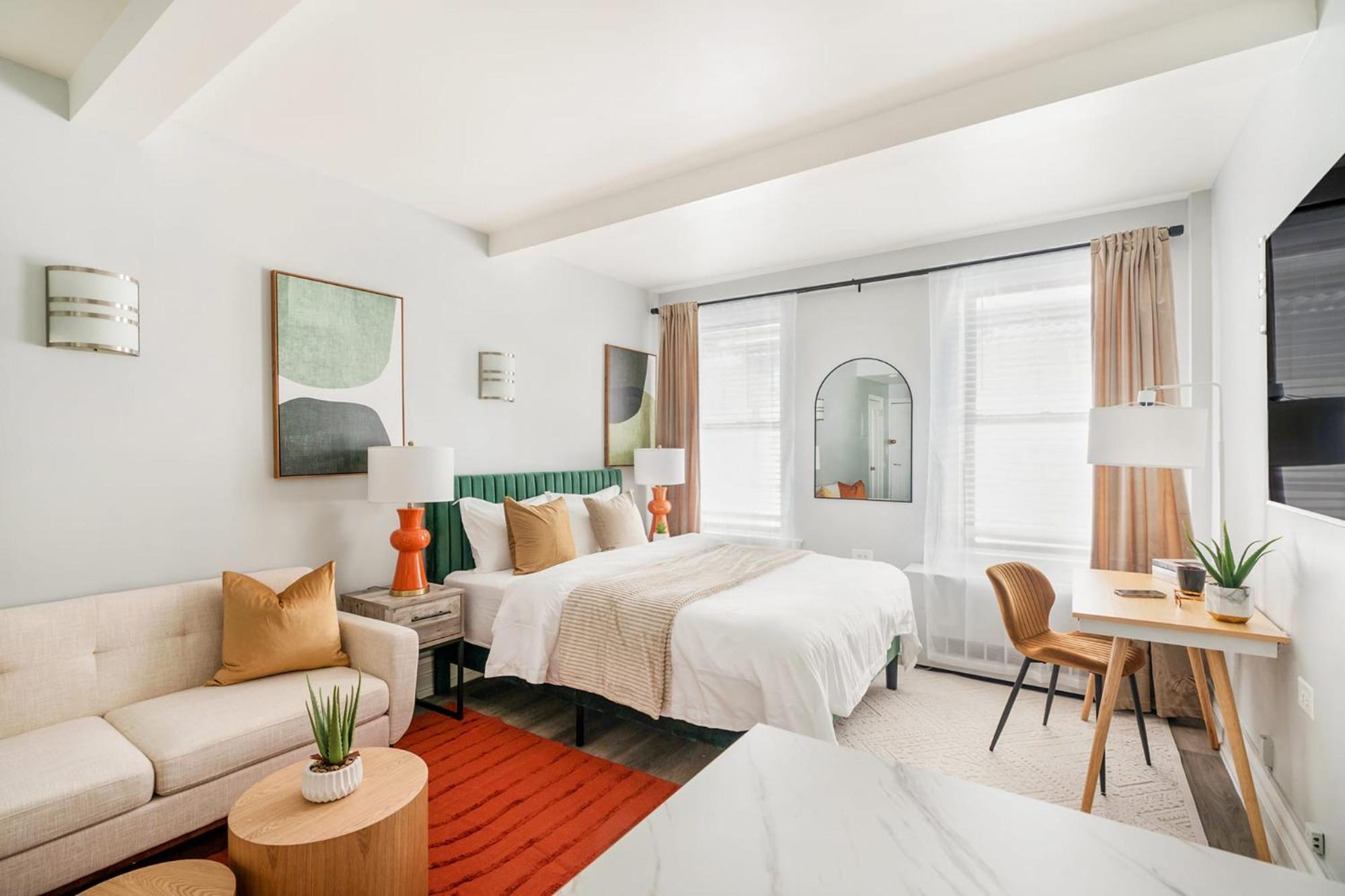 73-819 New Uws Doorman Gym Apartment *