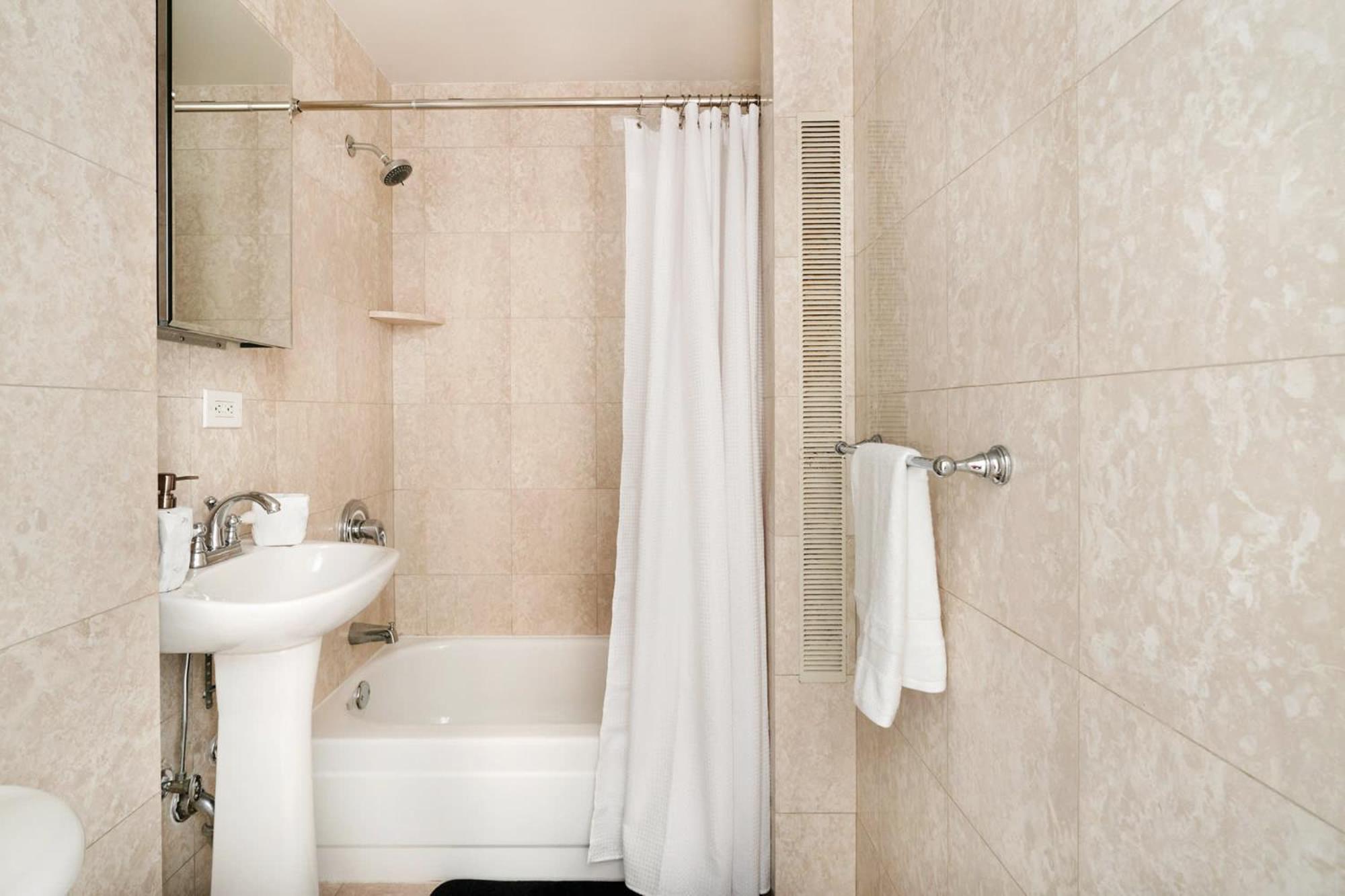 Apartment 73-819 New Uws Doorman Gym