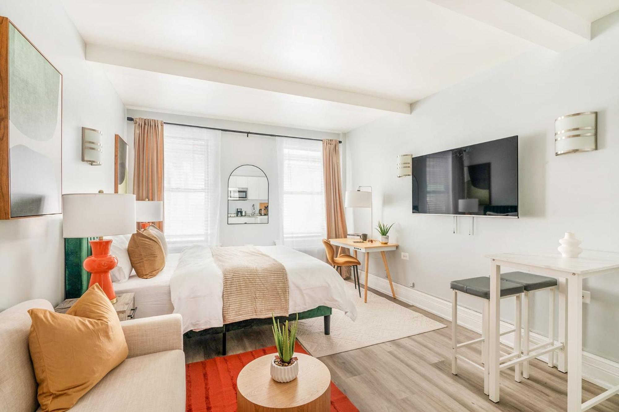 73-819 New Uws Doorman Gym