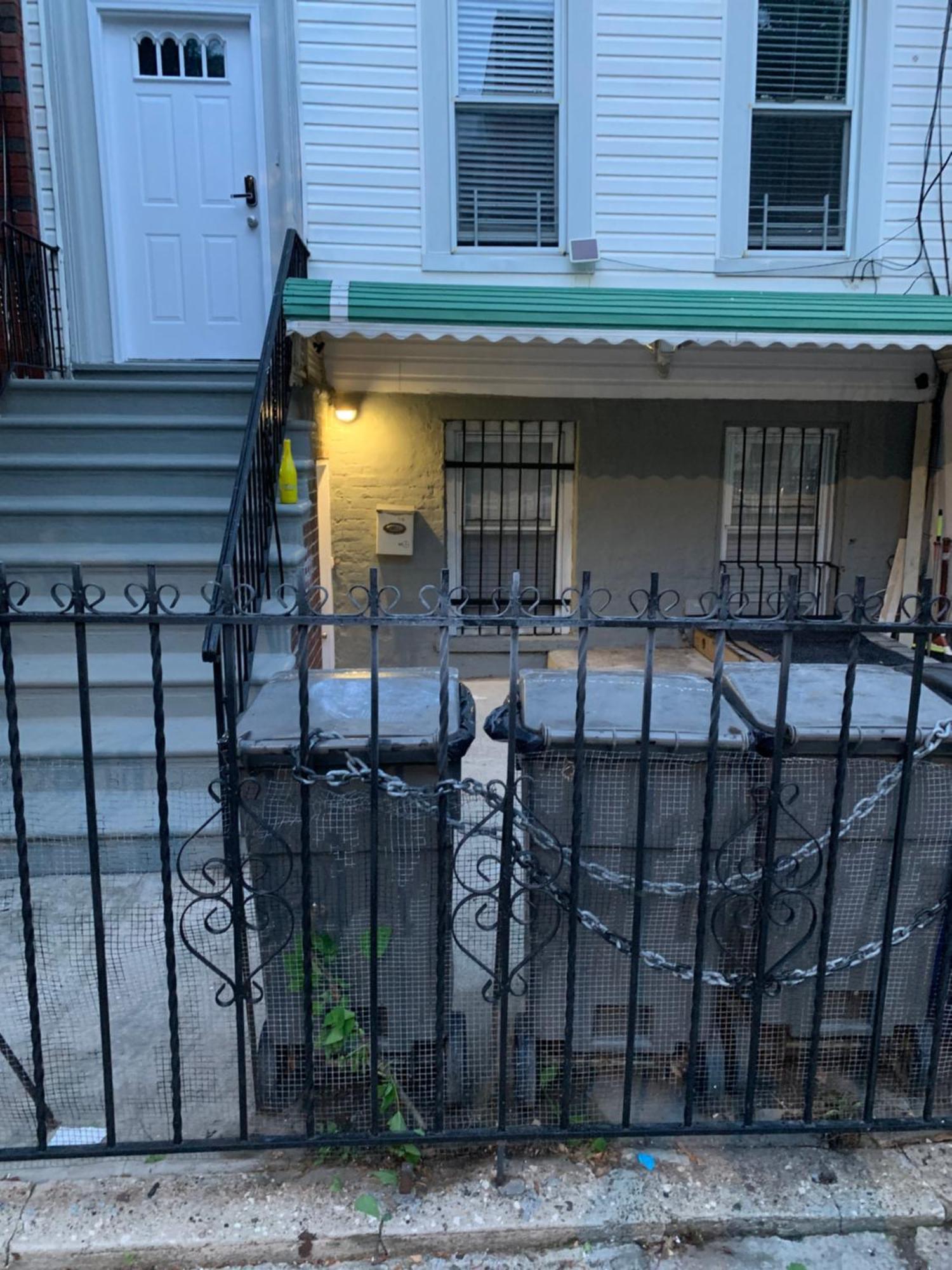 3 Bedroom Large Backyard Apartment *