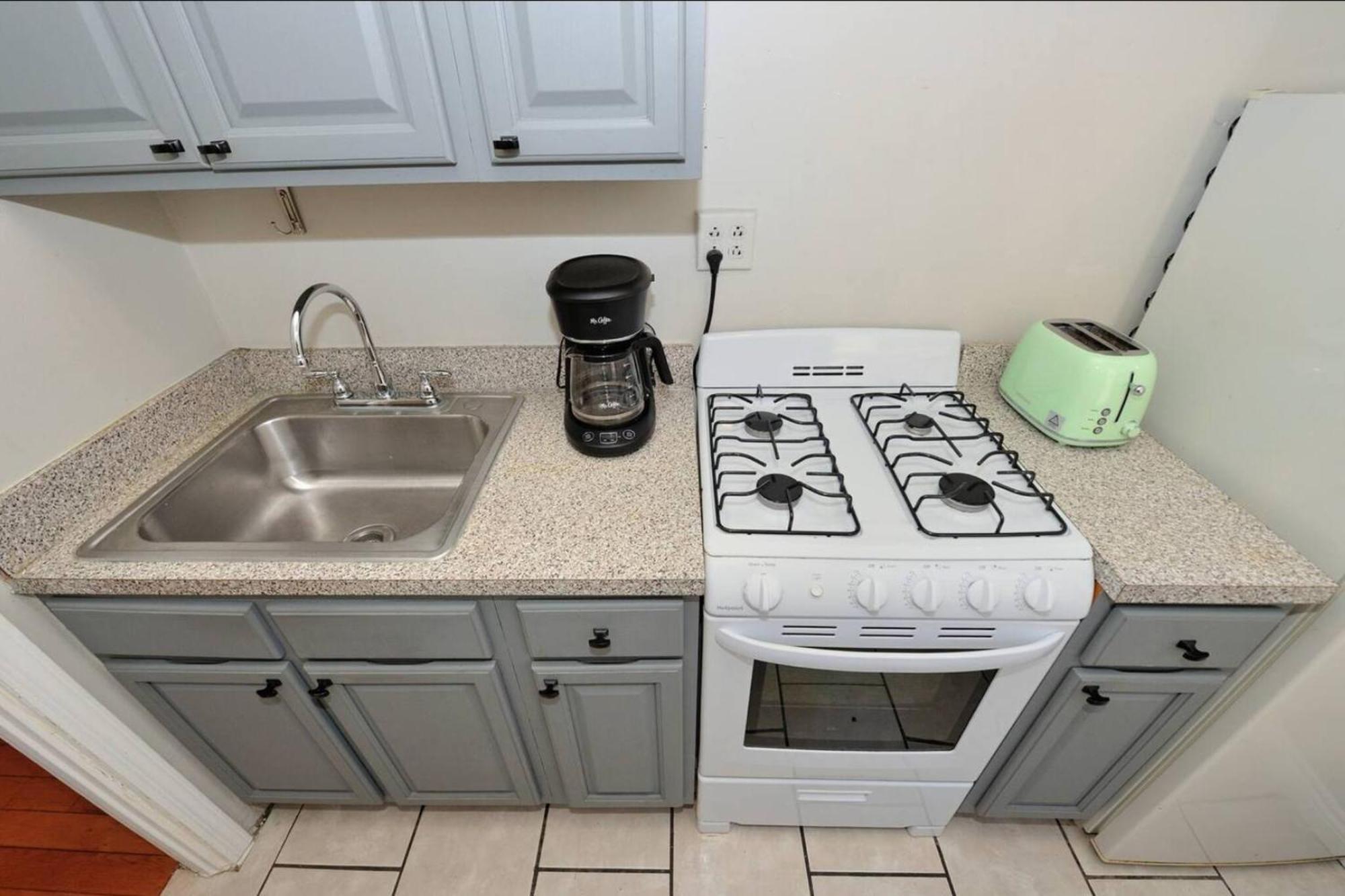 Urban Sunshine Cozy 1-bedroom In Nycs Heart Appartement New York