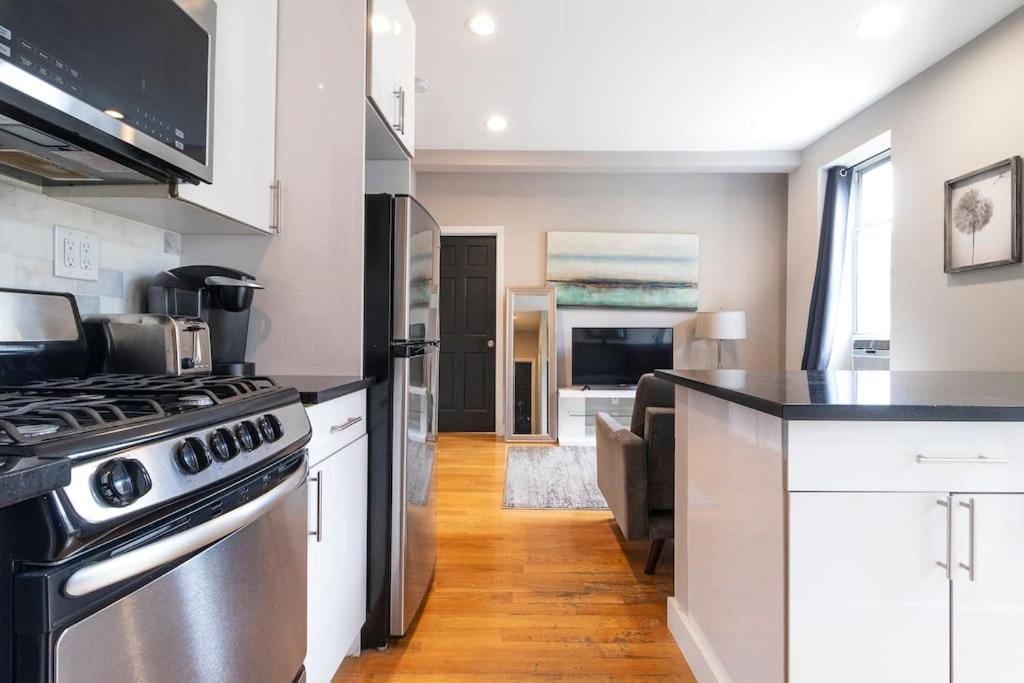 Renovated Lower Eastside 2br Washer Dryer