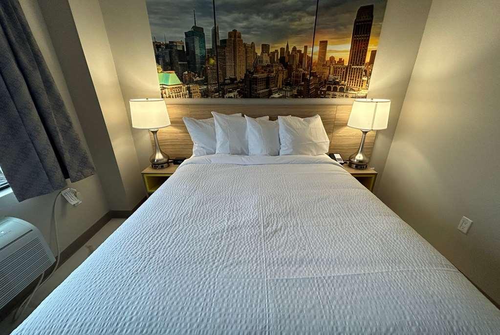 Hotel Days By Wyndham Staten Island