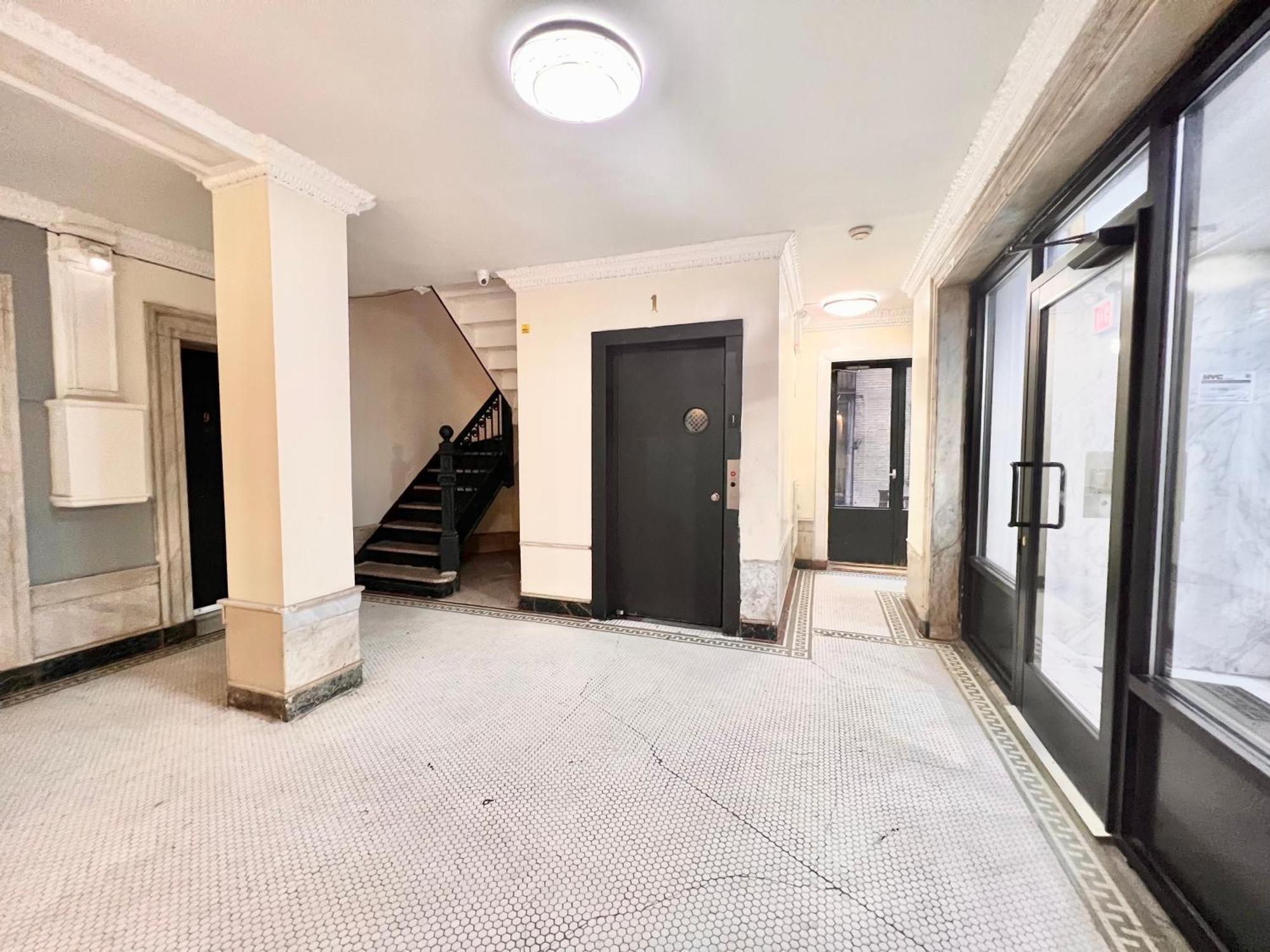 Elegant Urban Escape Homestay *