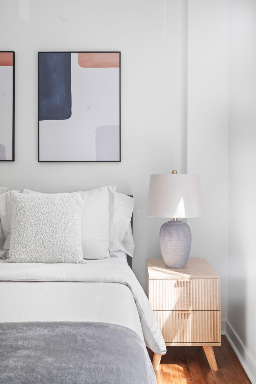 Apartment Minimalist Charm 2br 1bath *