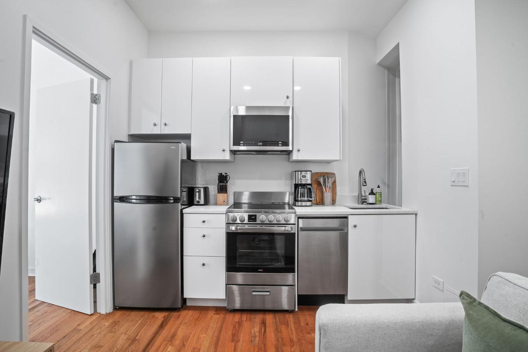 Minimalist Charm 2br 1bath * New York