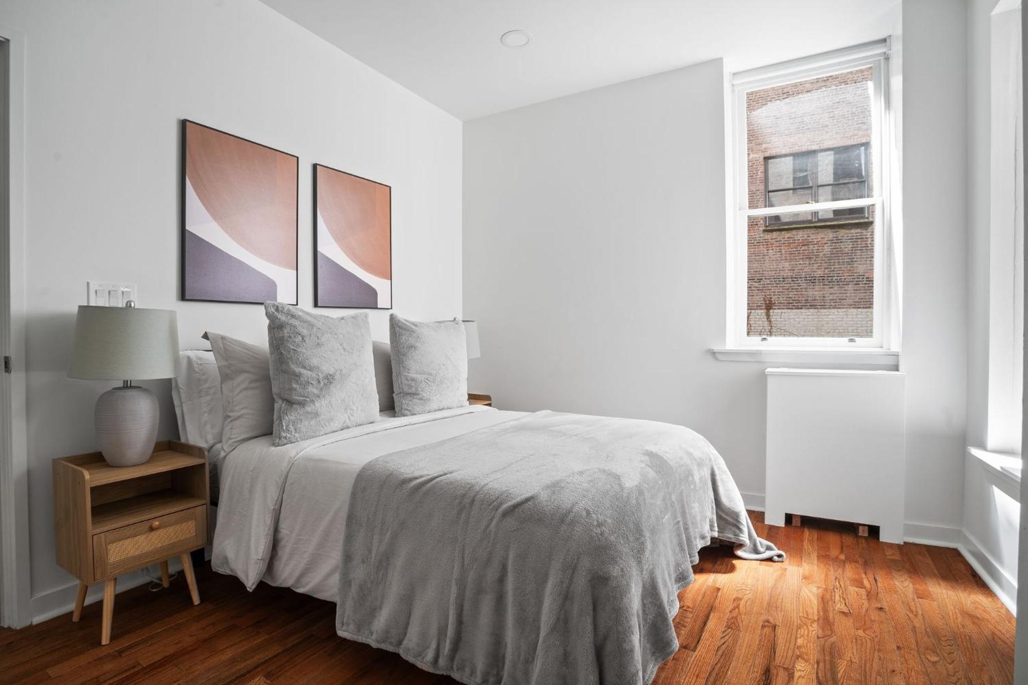 Apartment Minimalist Charm 2br 1bath *