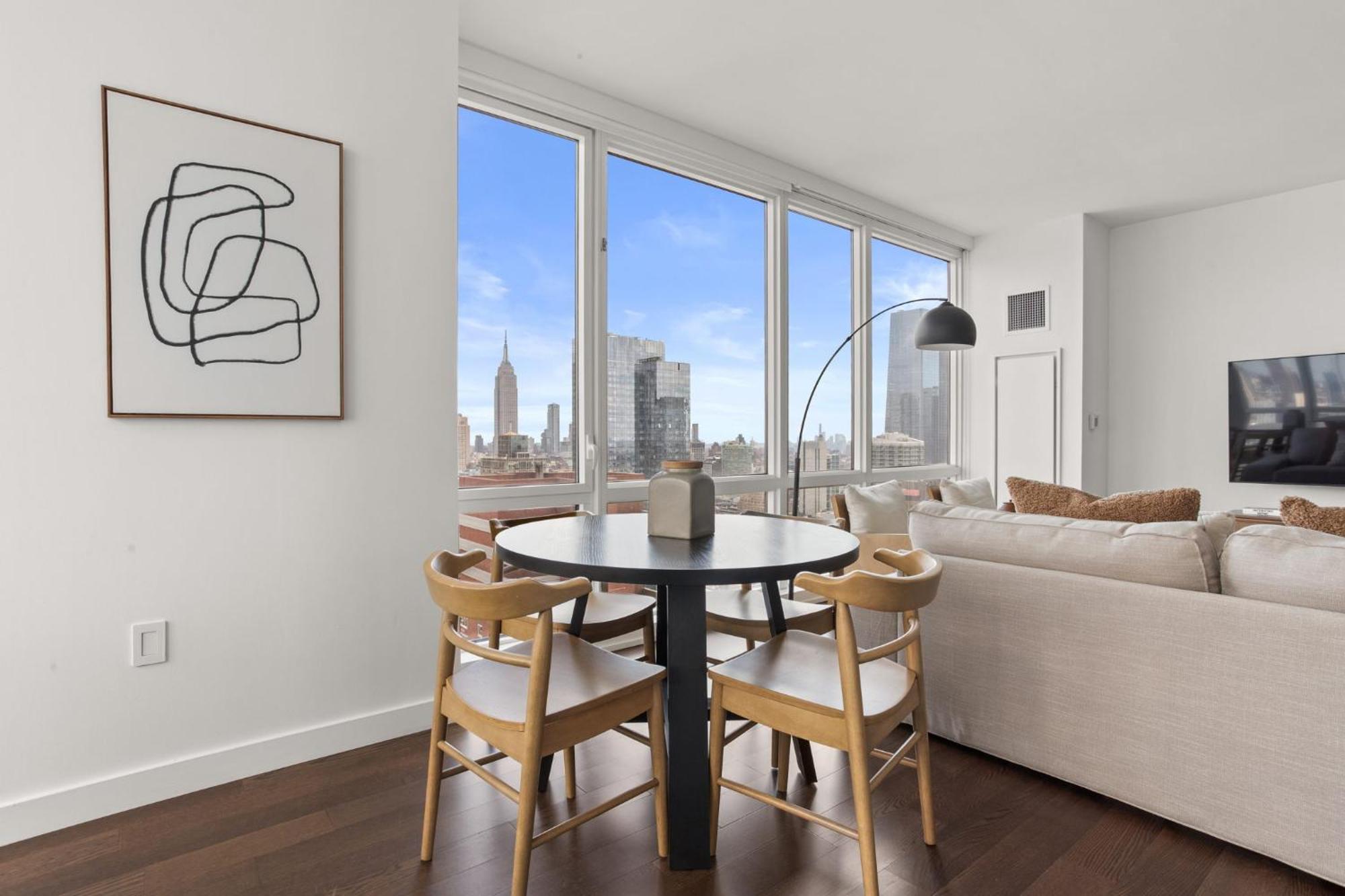 Stunning Views To Empire State With Amazing 2bd