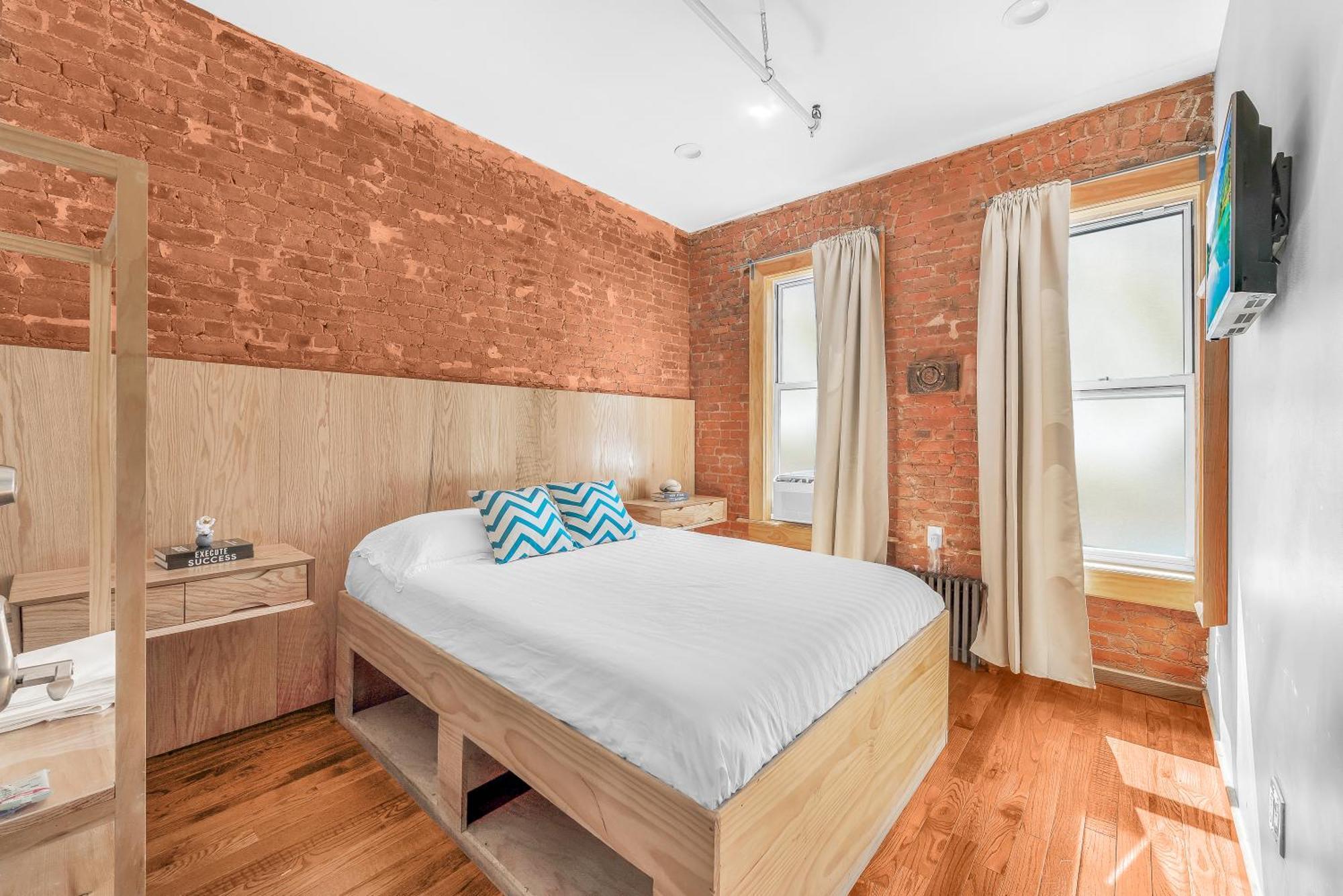 Morris (adults Only) New York