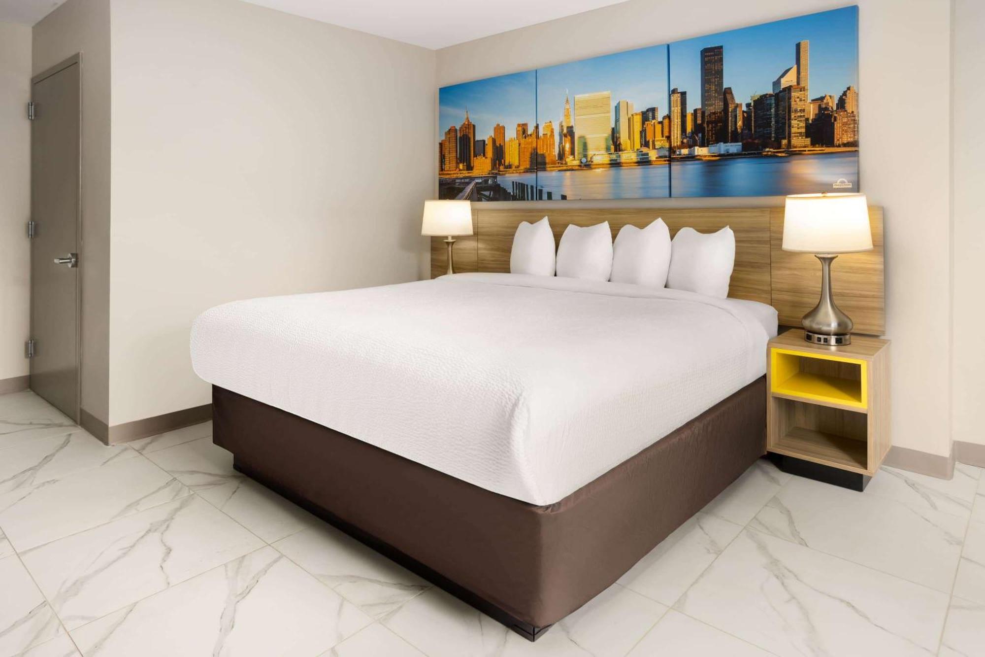 Days By Wyndham Staten Island Hotel