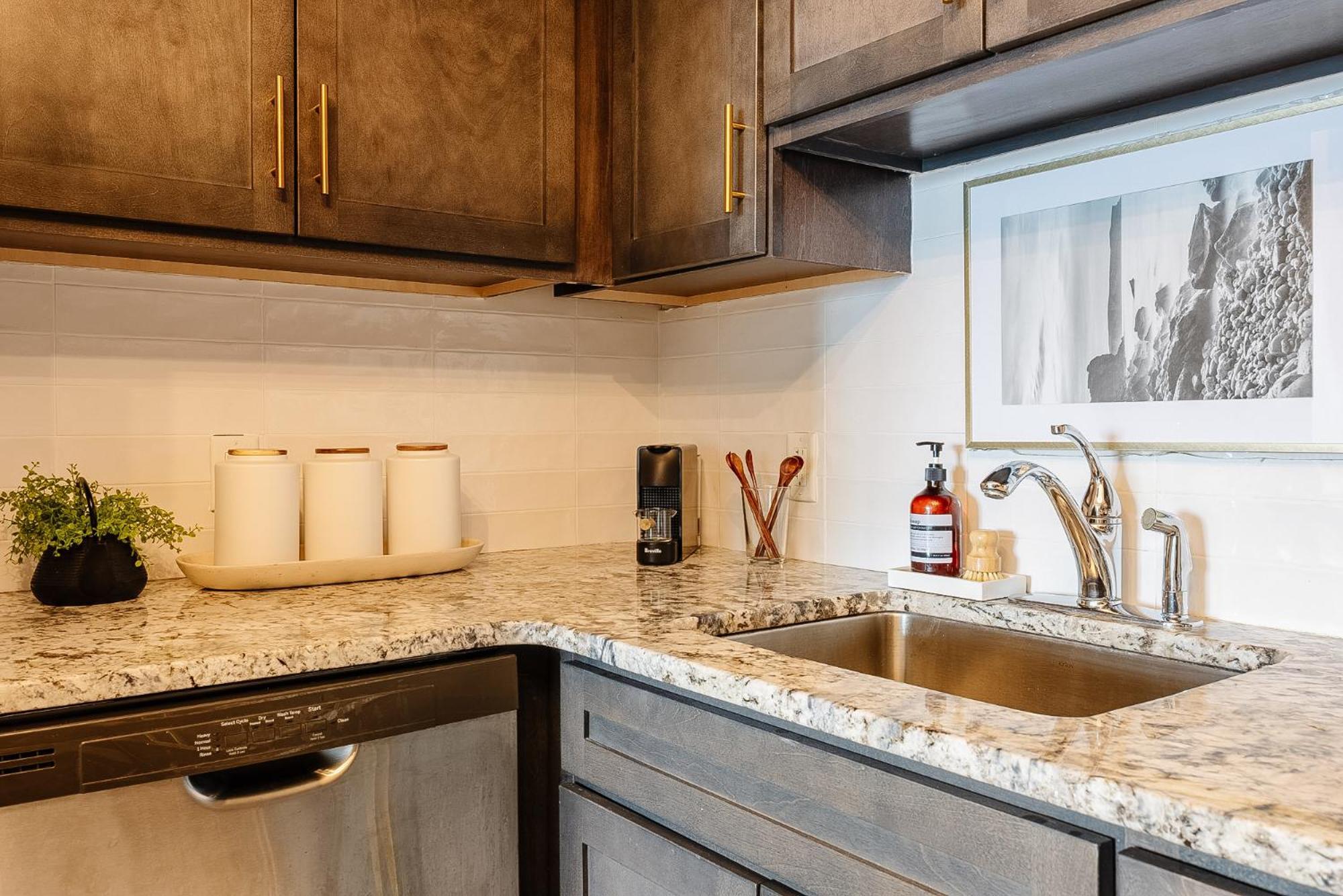 Skyline Spectacle Modern Designer Studio With Panoramic Nyc Views Apartment New York