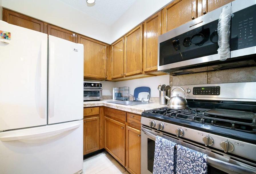 Awesome 3 Bedroom Unit In Nyc! * New York