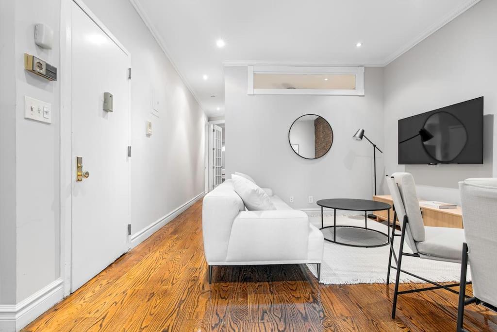 Apartment Gorgeous & Bright 3bdr & 1bth In Midtown Manhattan