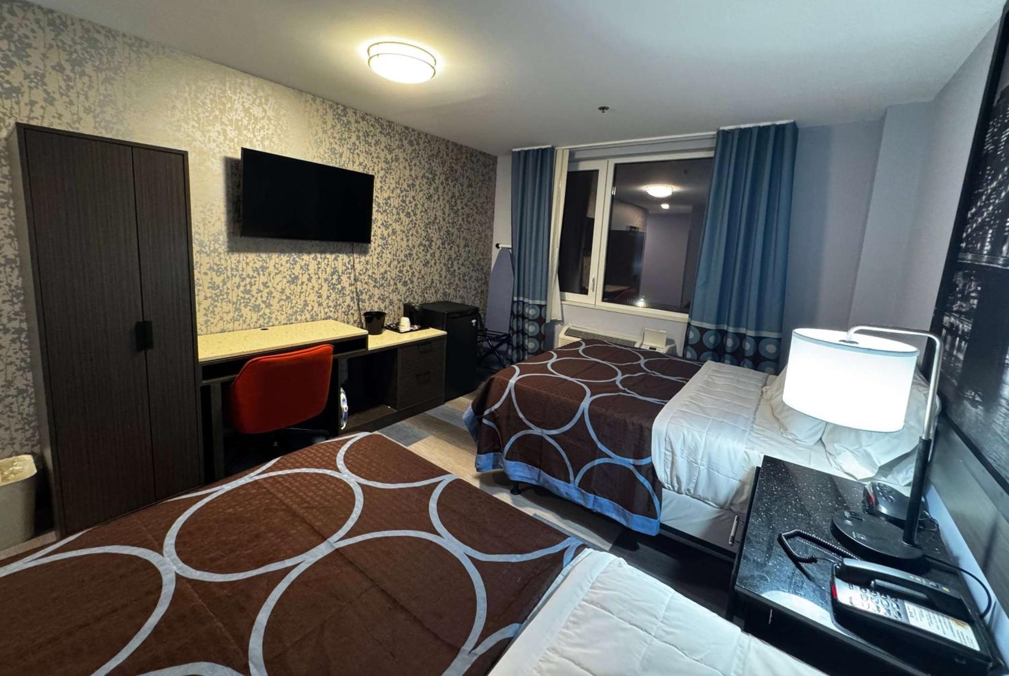 Super 8 By Wyndham Brooklyn Fulton Street Broadway Junction Hotel New York