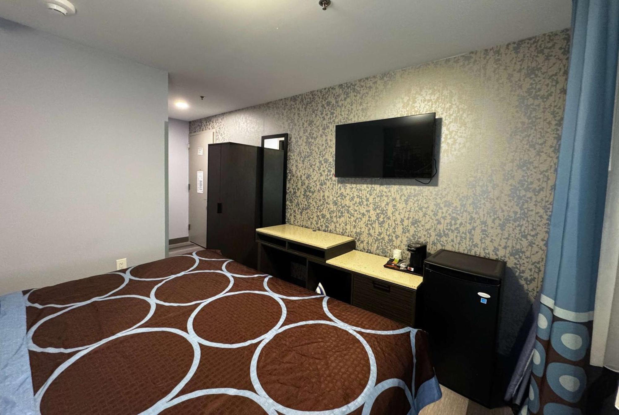 Hotel Super 8 By Wyndham Brooklyn Fulton Street Broadway Junction