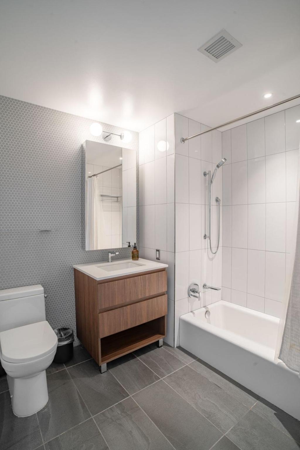 Modern Stylish 2br 2ba In Hudson Yard Apartment