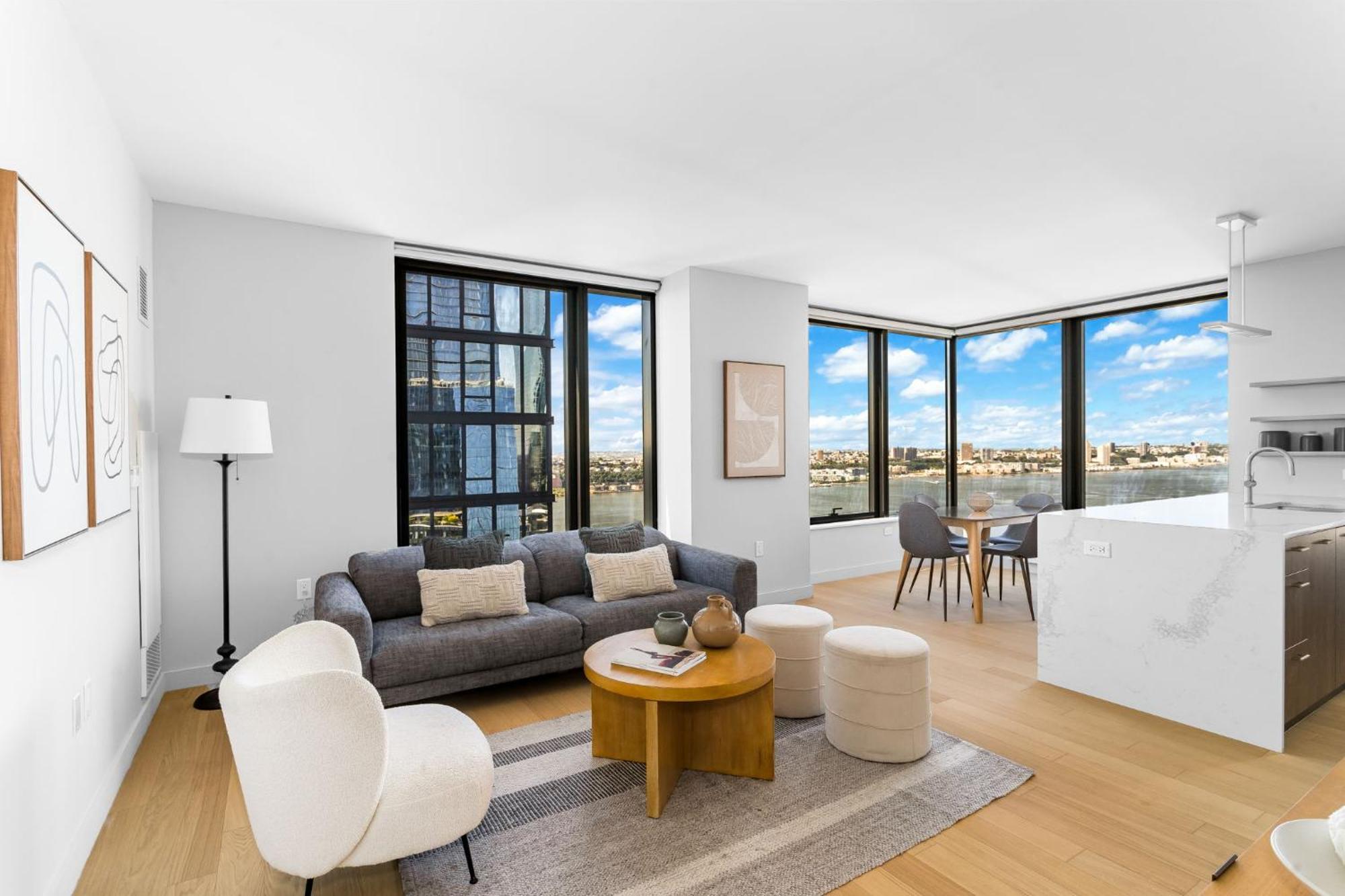 Modern Stylish 2br 2ba In Hudson Yard Apartment