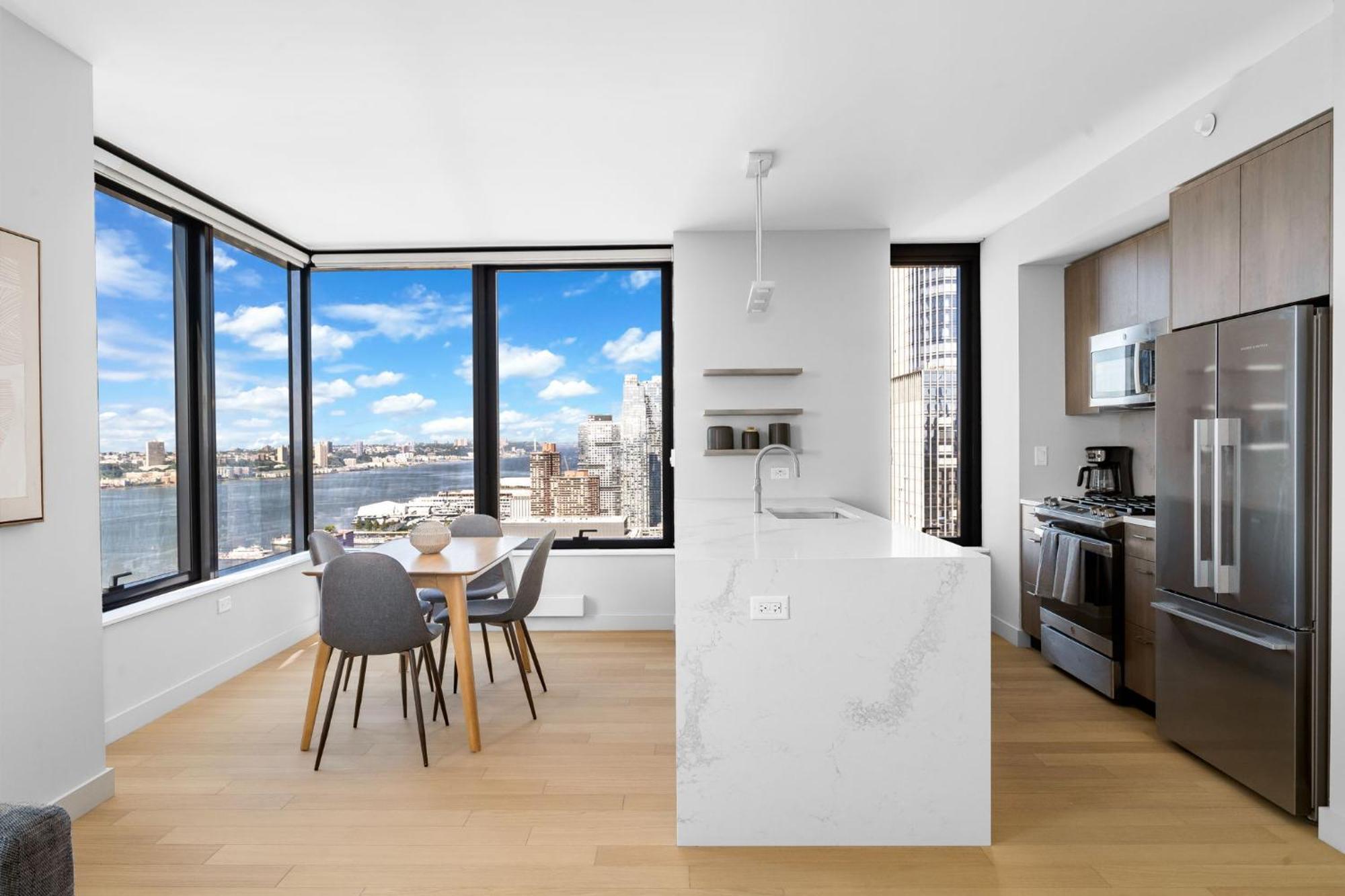 Modern Stylish 2br 2ba In Hudson Yard Apartment