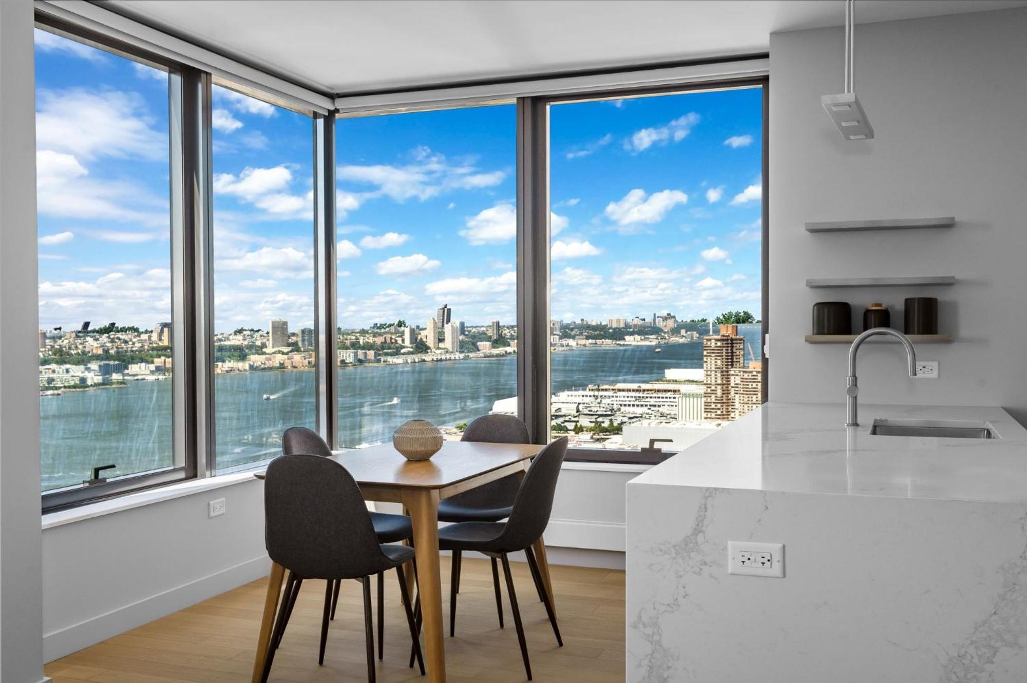 Modern Stylish 2br 2ba In Hudson Yard Apartment