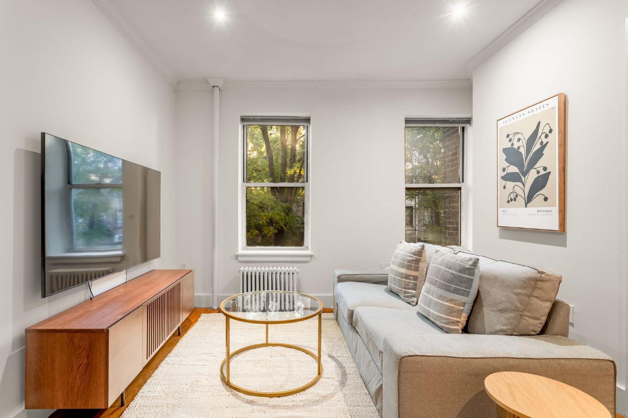 Apartment East Village Escape With 3bd 2ba Near Tompkins Square Park *