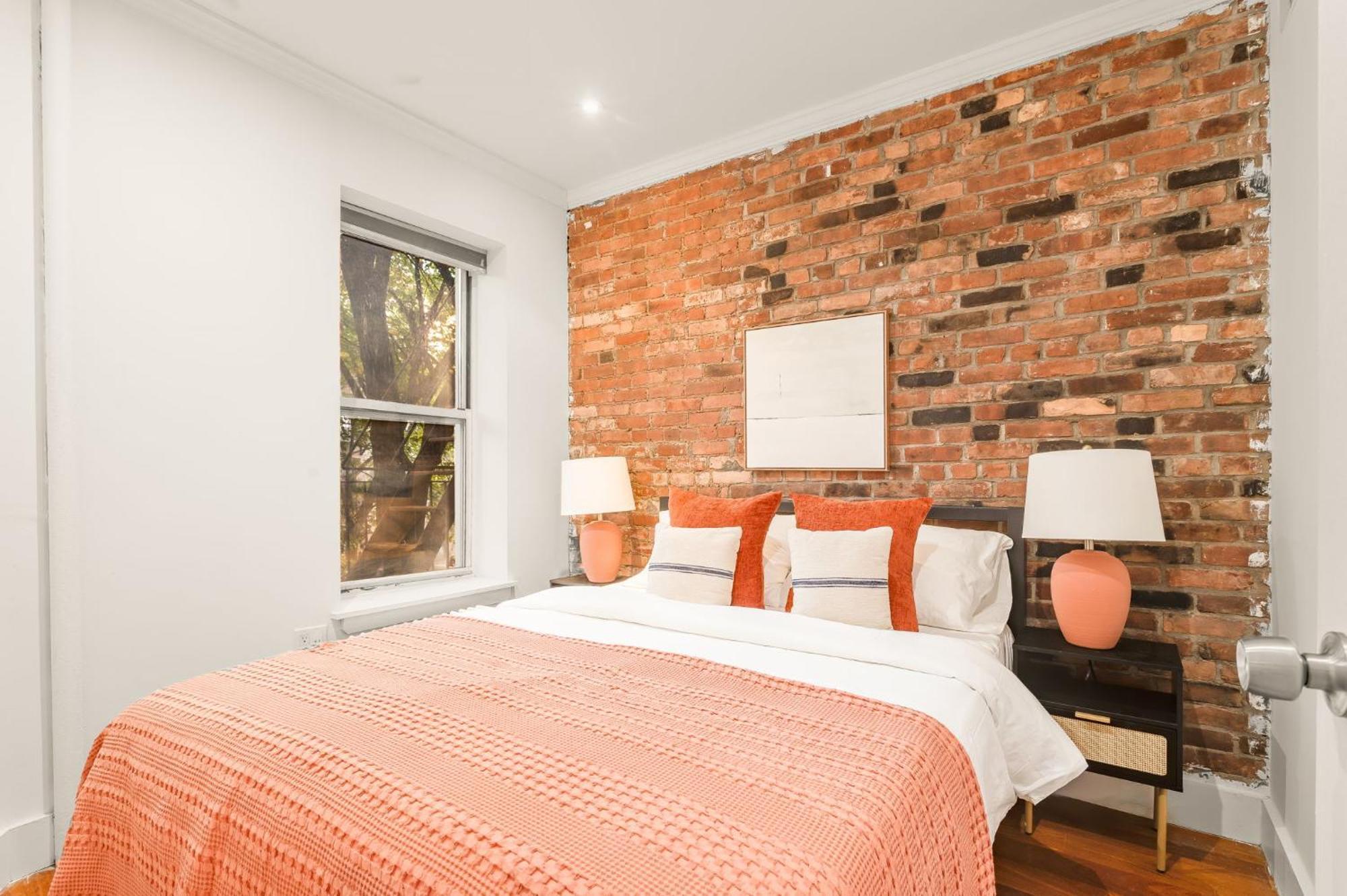 East Village Escape With 3bd 2ba Near Tompkins Square Park Apartment *