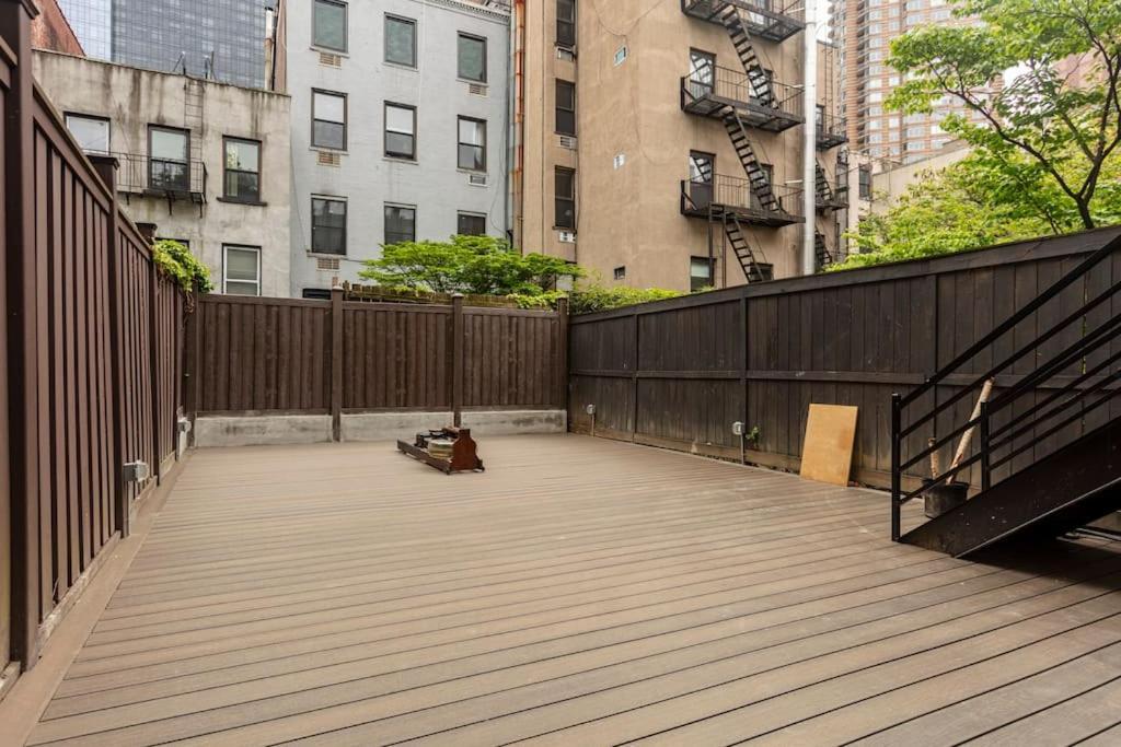 Little Manhattan Near Time Square * New York