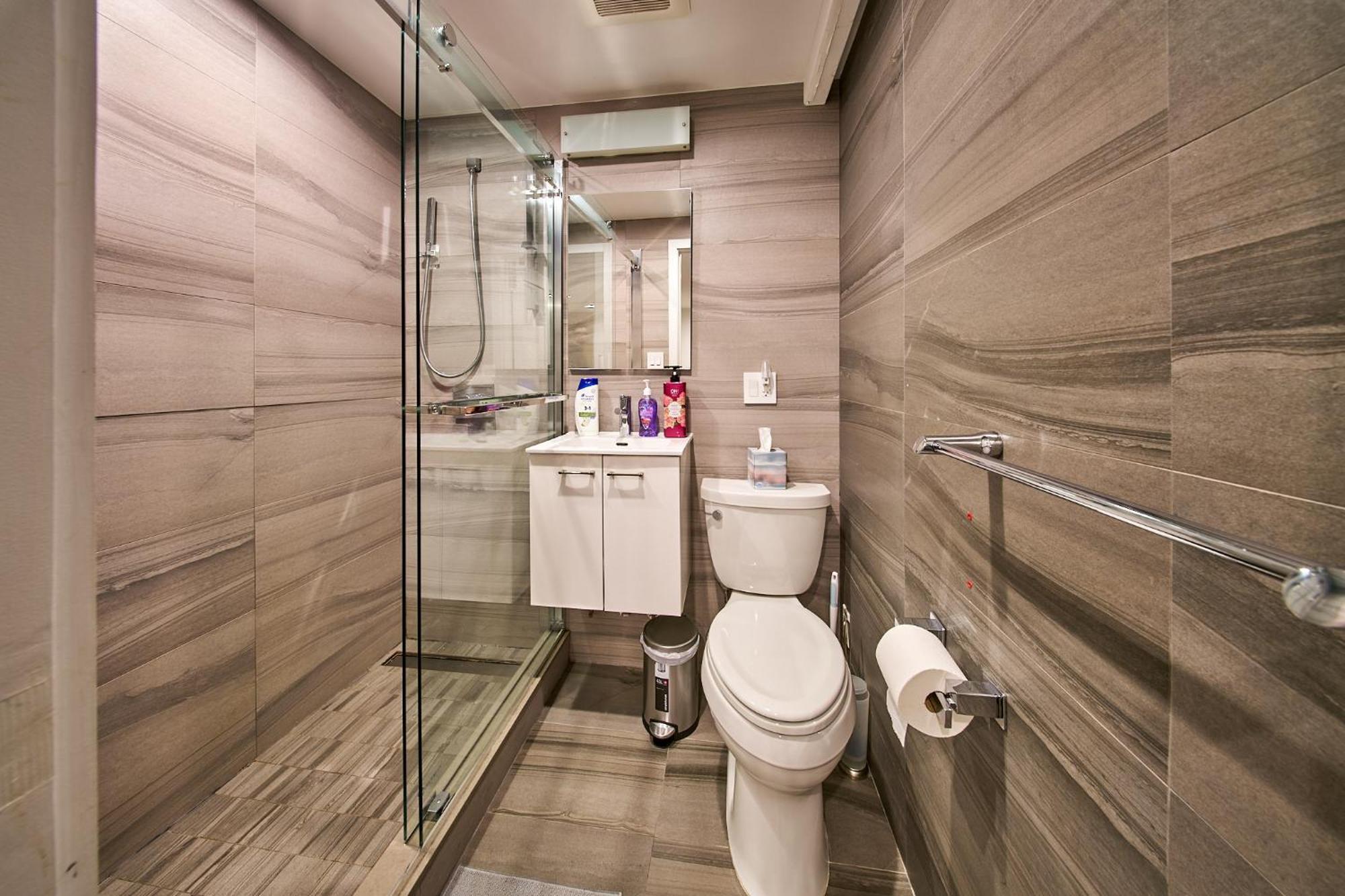 Modern 2 Bedroom Retreat In Downtown Manhattan Apartment