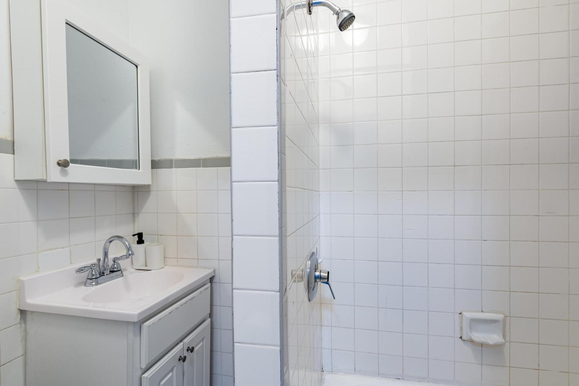 Appartement Charming 2-bedroom Haven In Manhattan *