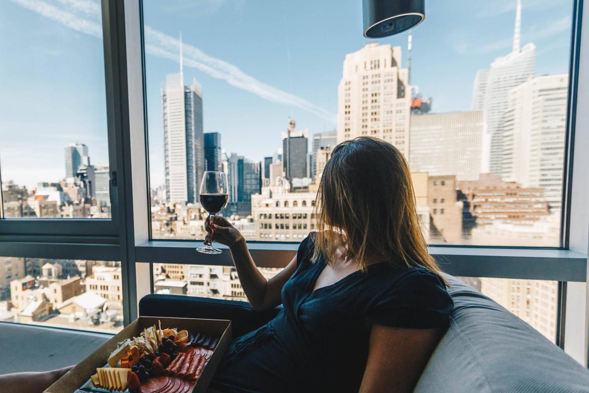 Renaissance Midtown 4*