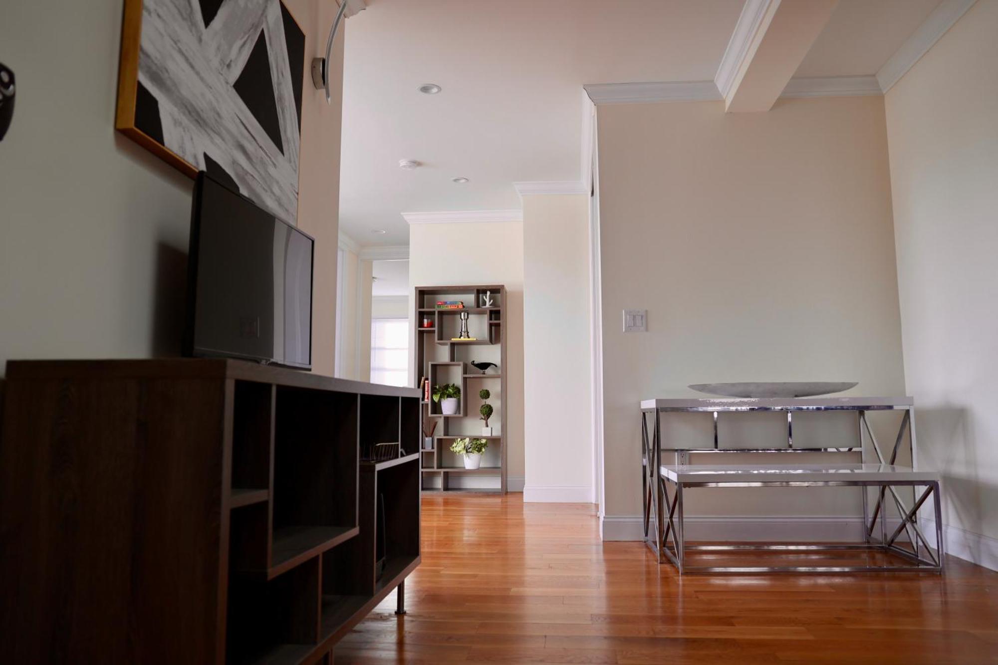 Apartment Modern 4 Bedroom In