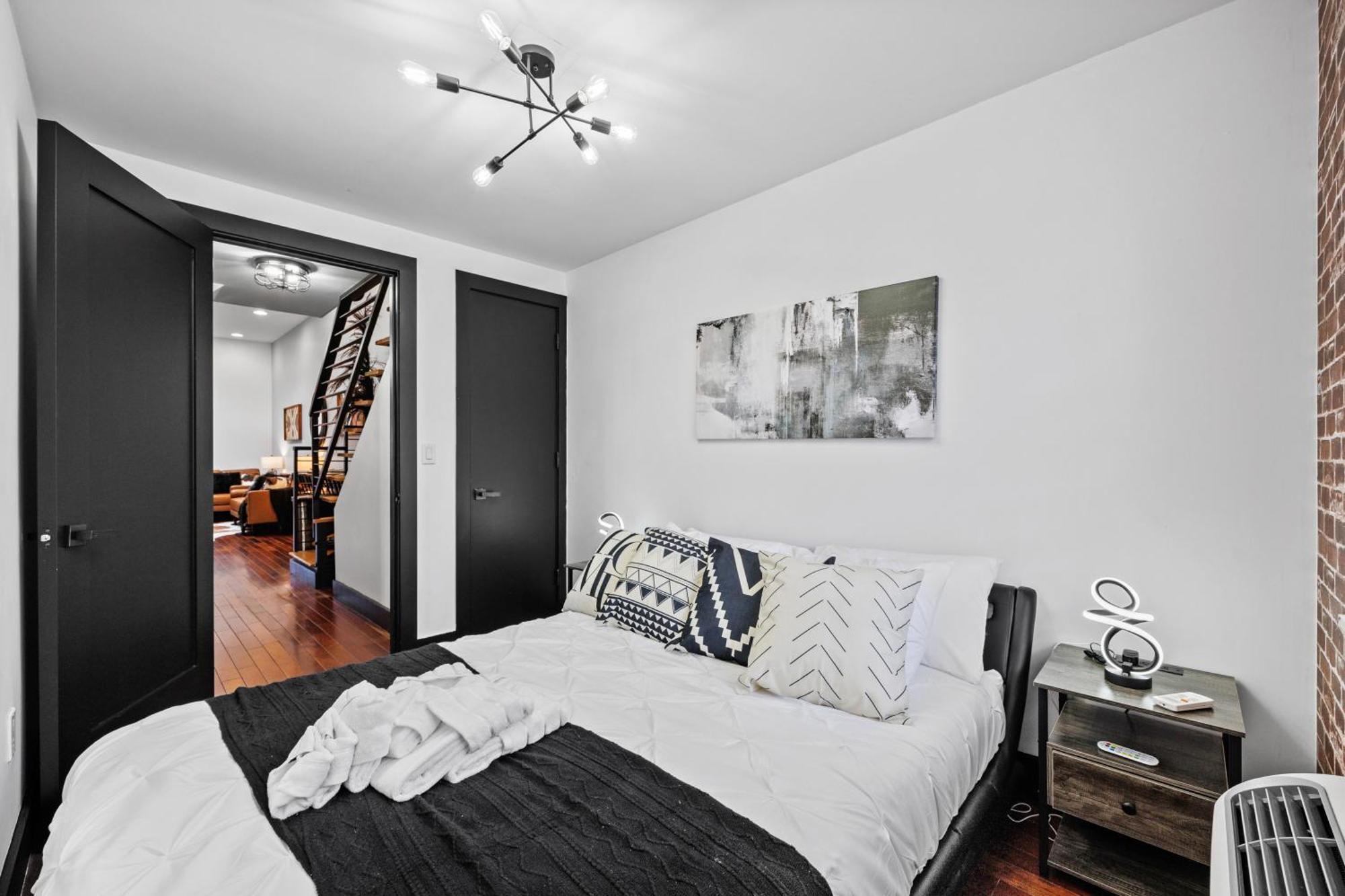 Rustic Chic 4br For Groups - Bushwick's Finest New York