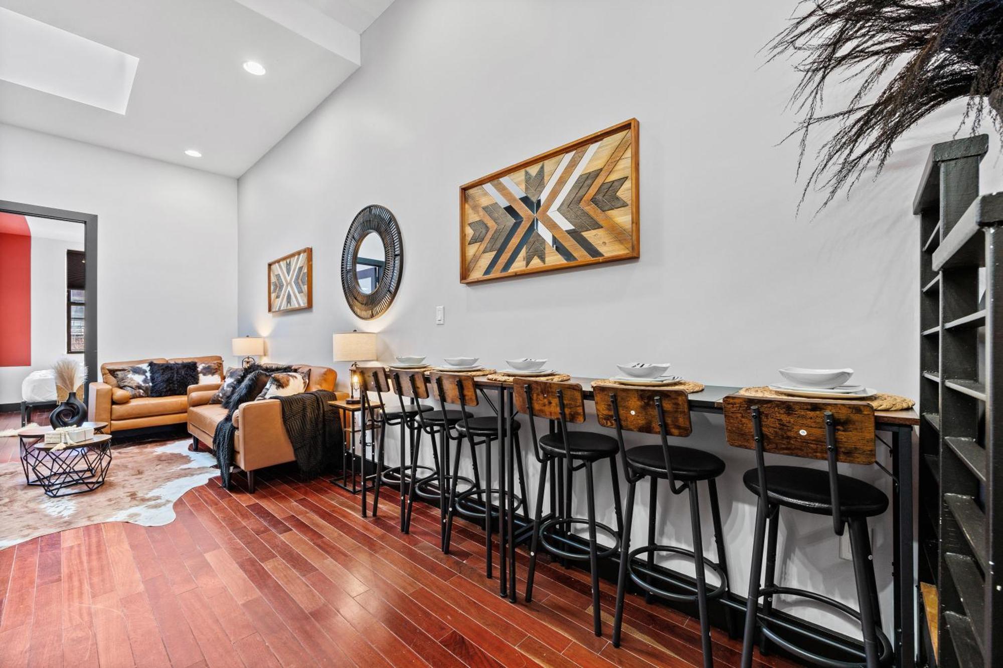 Rustic Chic 4br For Groups - Bushwick's Finest *