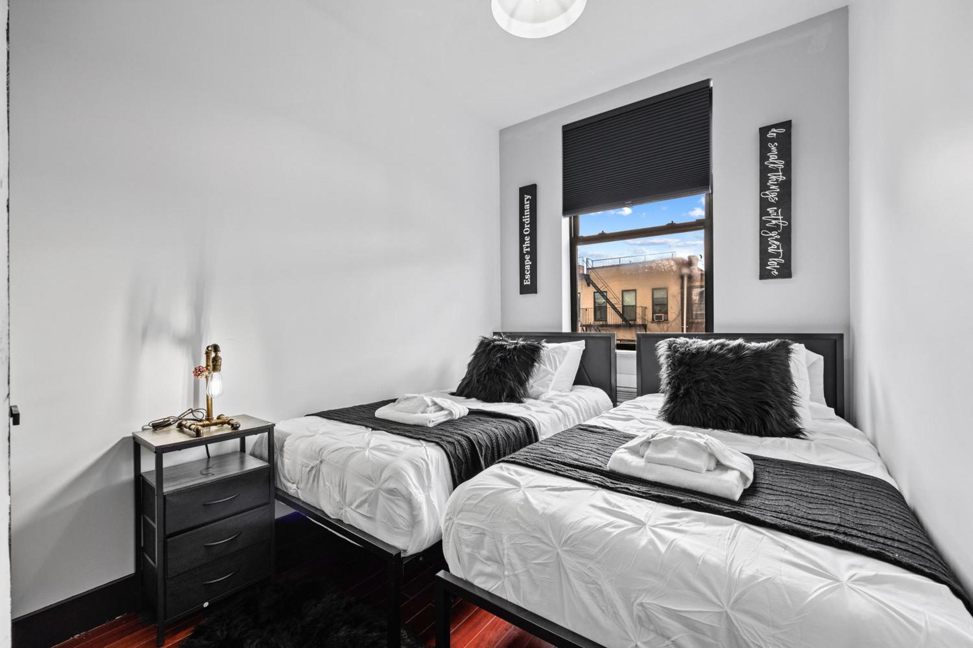 Rustic Chic 4br For Groups - Bushwick's Finest Apartment