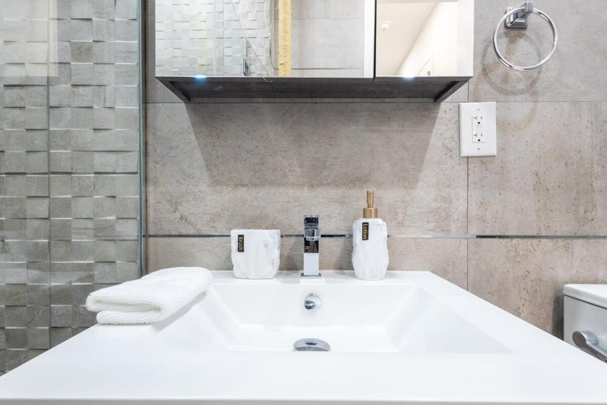 Apartment 317 Ues