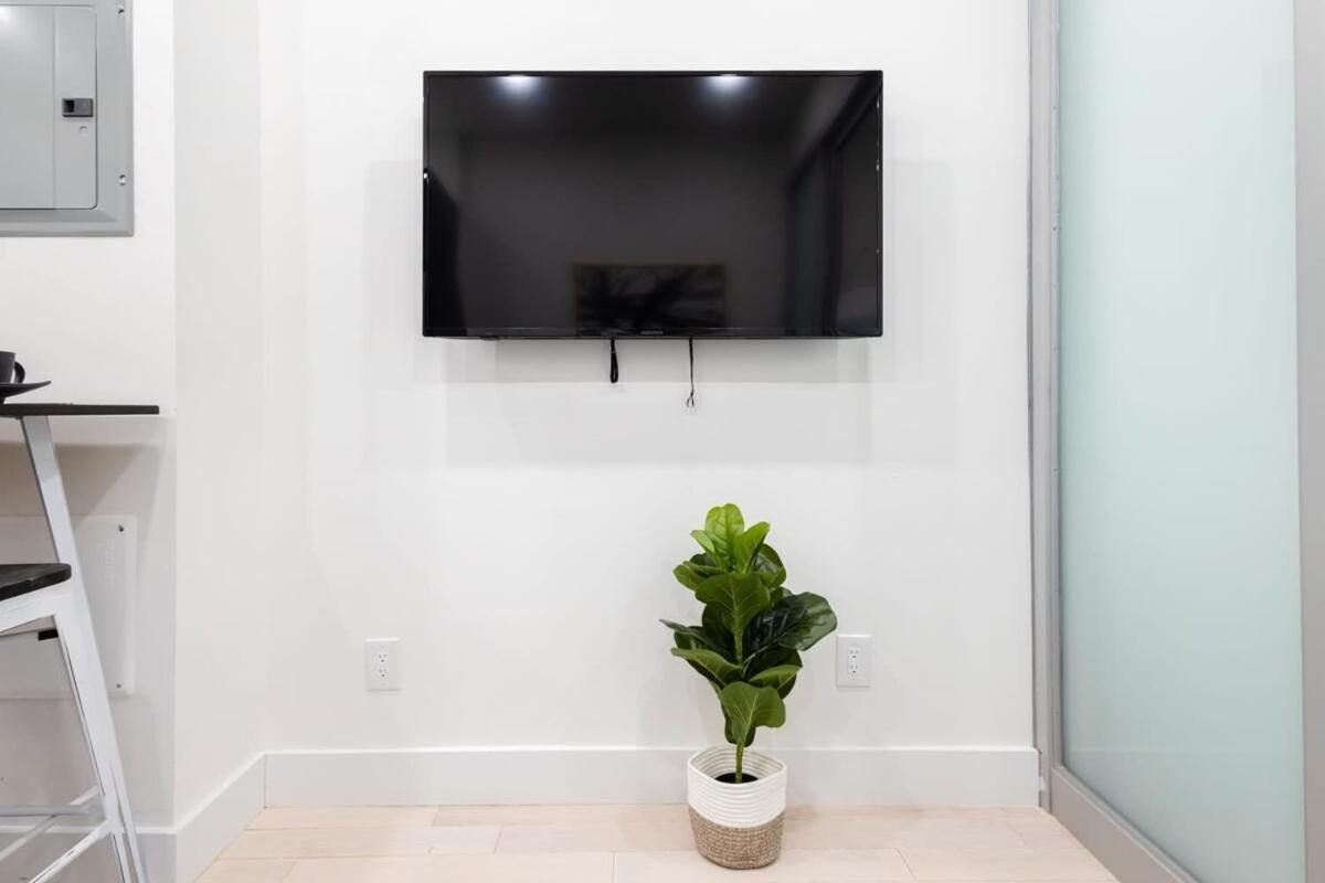 Apartment 317 Ues