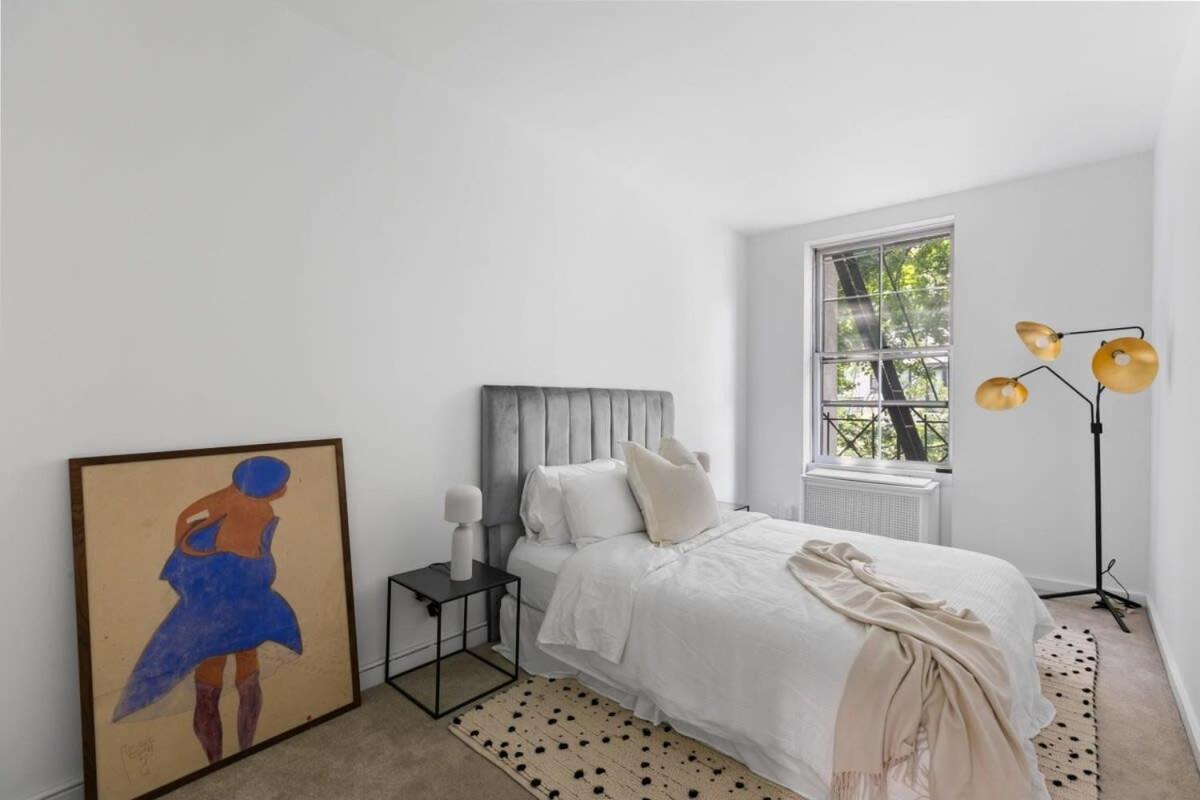 Chelsea Canvas Iii By Rove Travel Charming 2br Gem Apartment