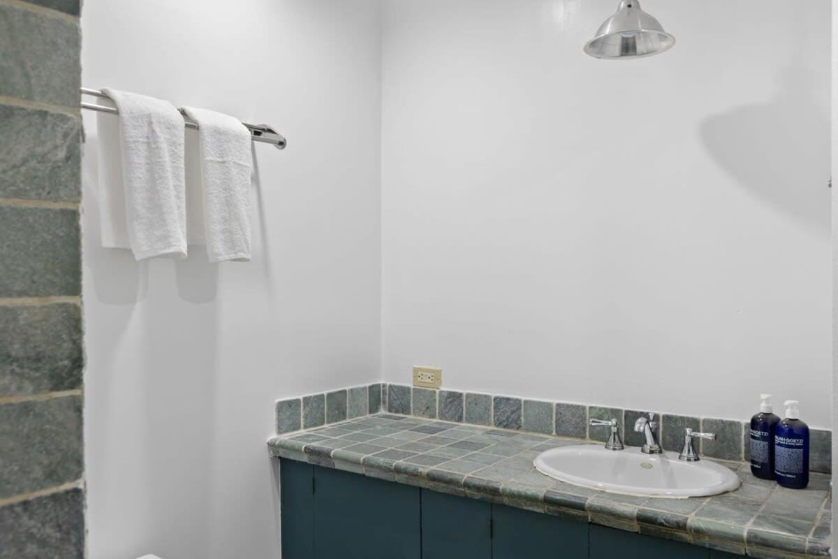 Chelsea Canvas Iii By Rove Travel Charming 2br Gem * New York