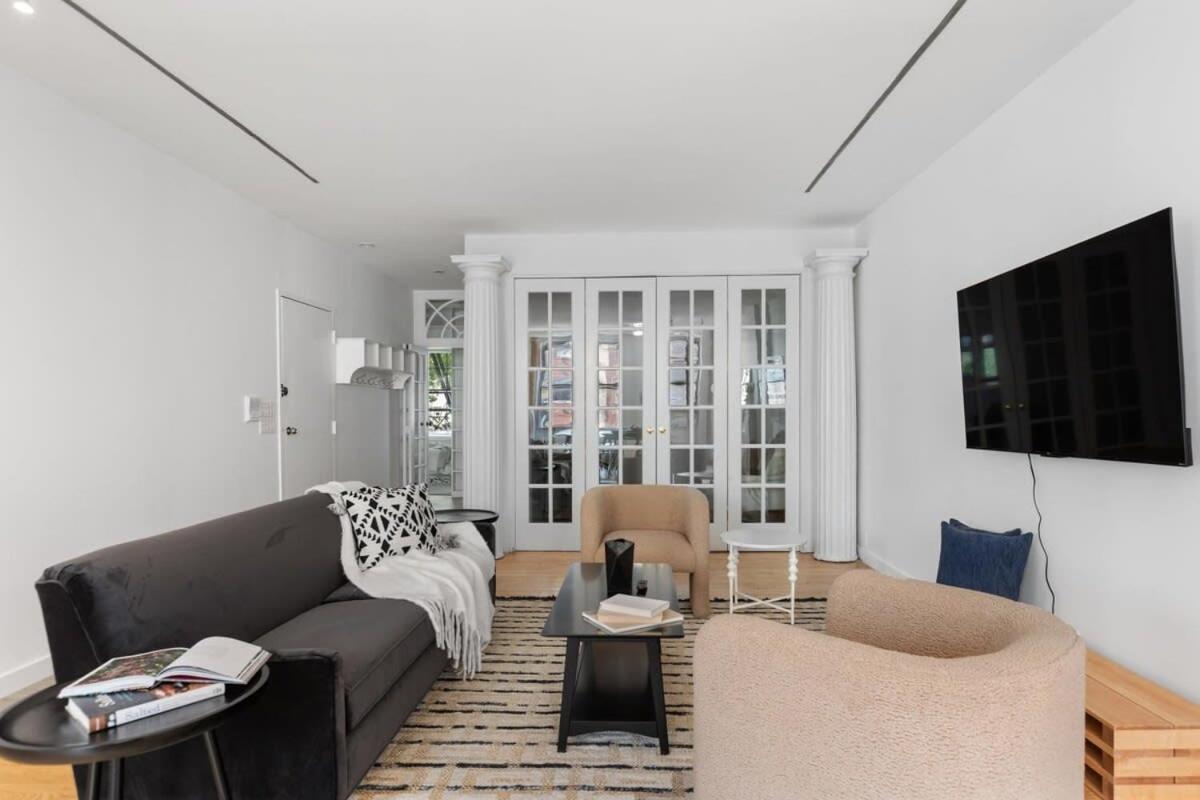 Apartment Chelsea Canvas Iii By Rove Travel Charming 2br Gem New York