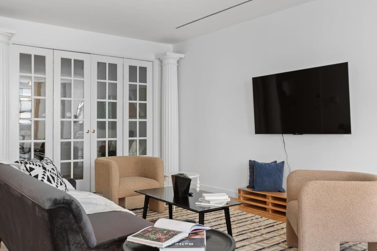 Chelsea Canvas Iii By Rove Travel Charming 2br Gem Apartment