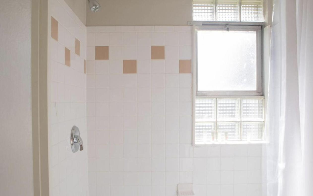 East Side 2br 2 Bath Marvel *