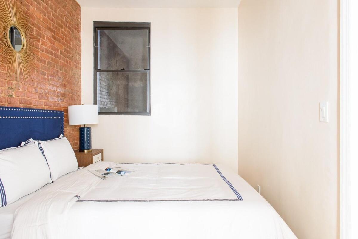 Apartment 428-4r Prime Midtown Large 2 Bedroom Newly Furnished New York