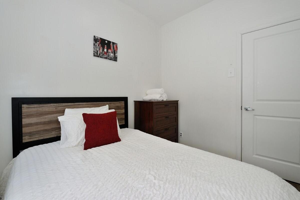 Lovely 3-bedroom In The Heart Of Brooklyn Apartment *