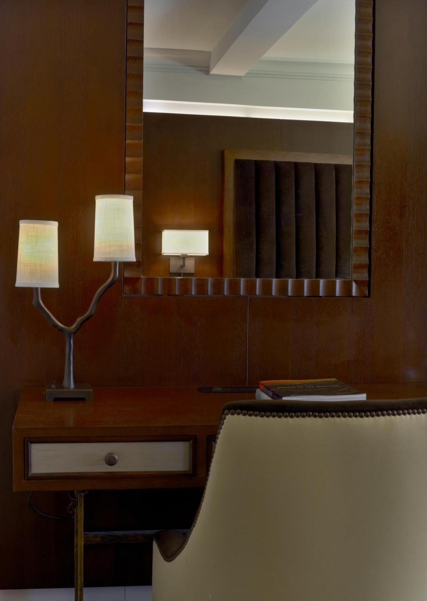 Lexington Plaza Hotel 4*