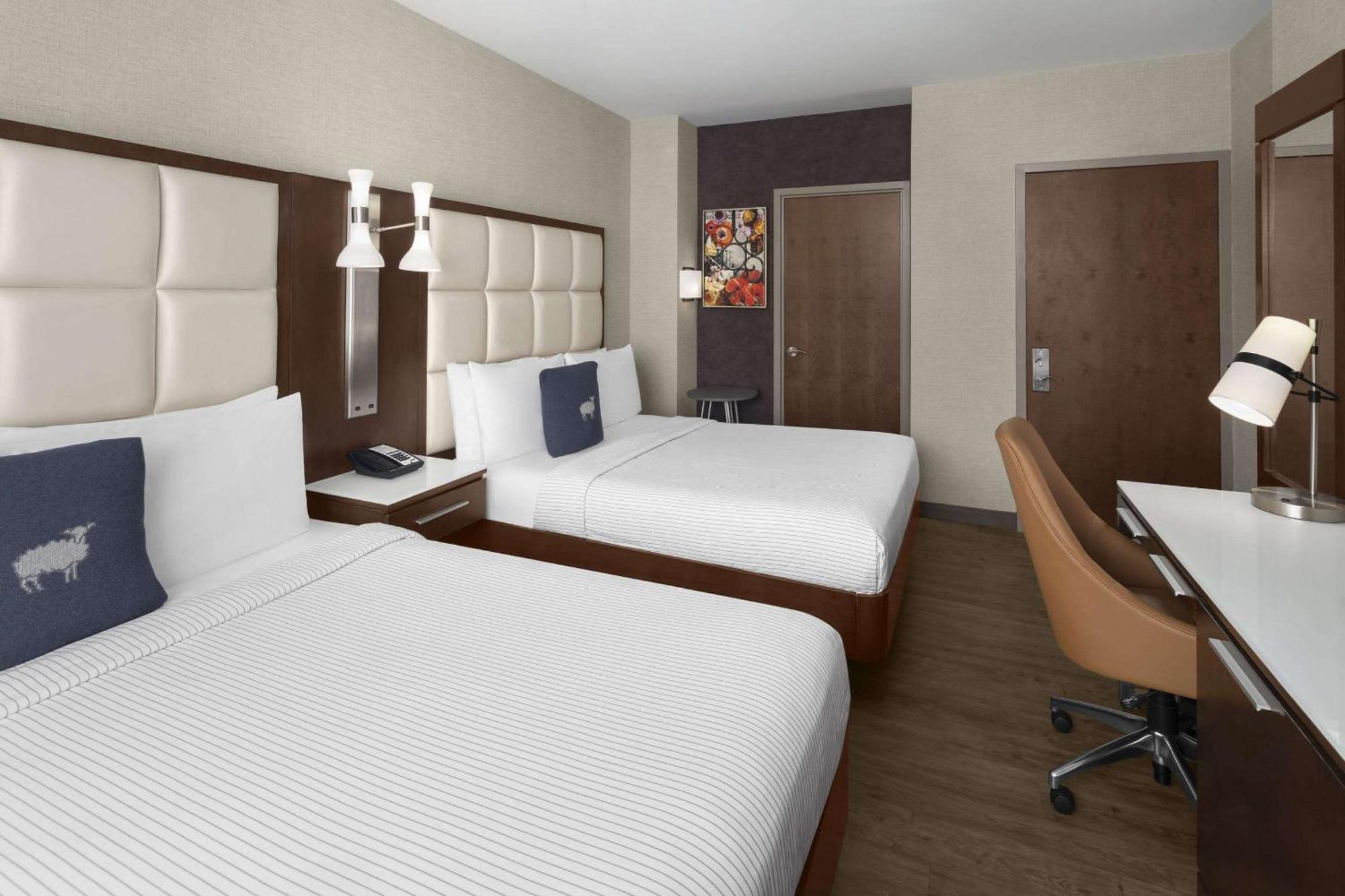 Cambria - Chelsea Hotel