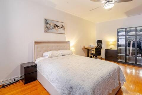 Apartment 2 Large Bedrooms In Rego Park *