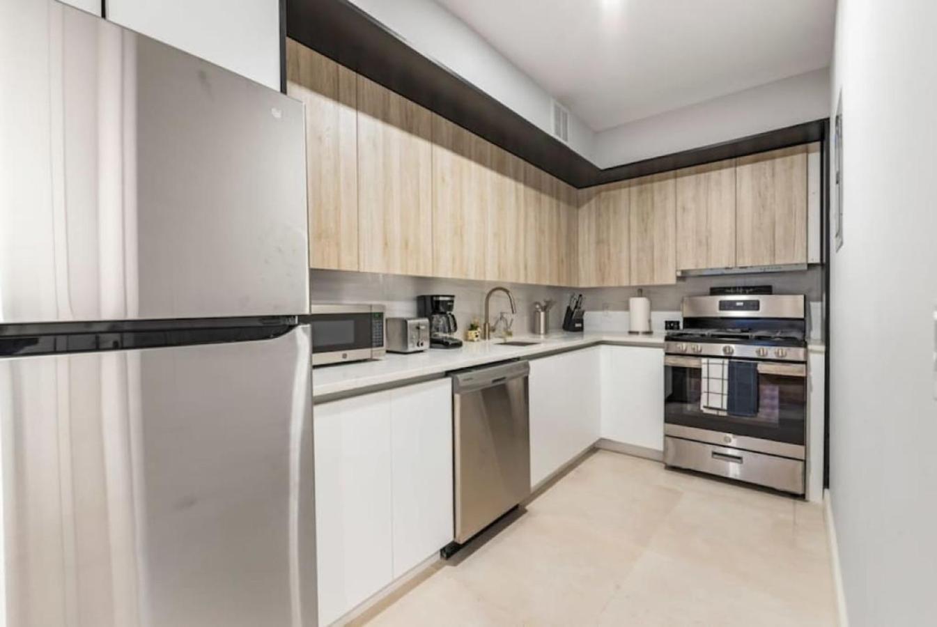 Apartment 3br Penthouse With Massive Private Rooftop New York