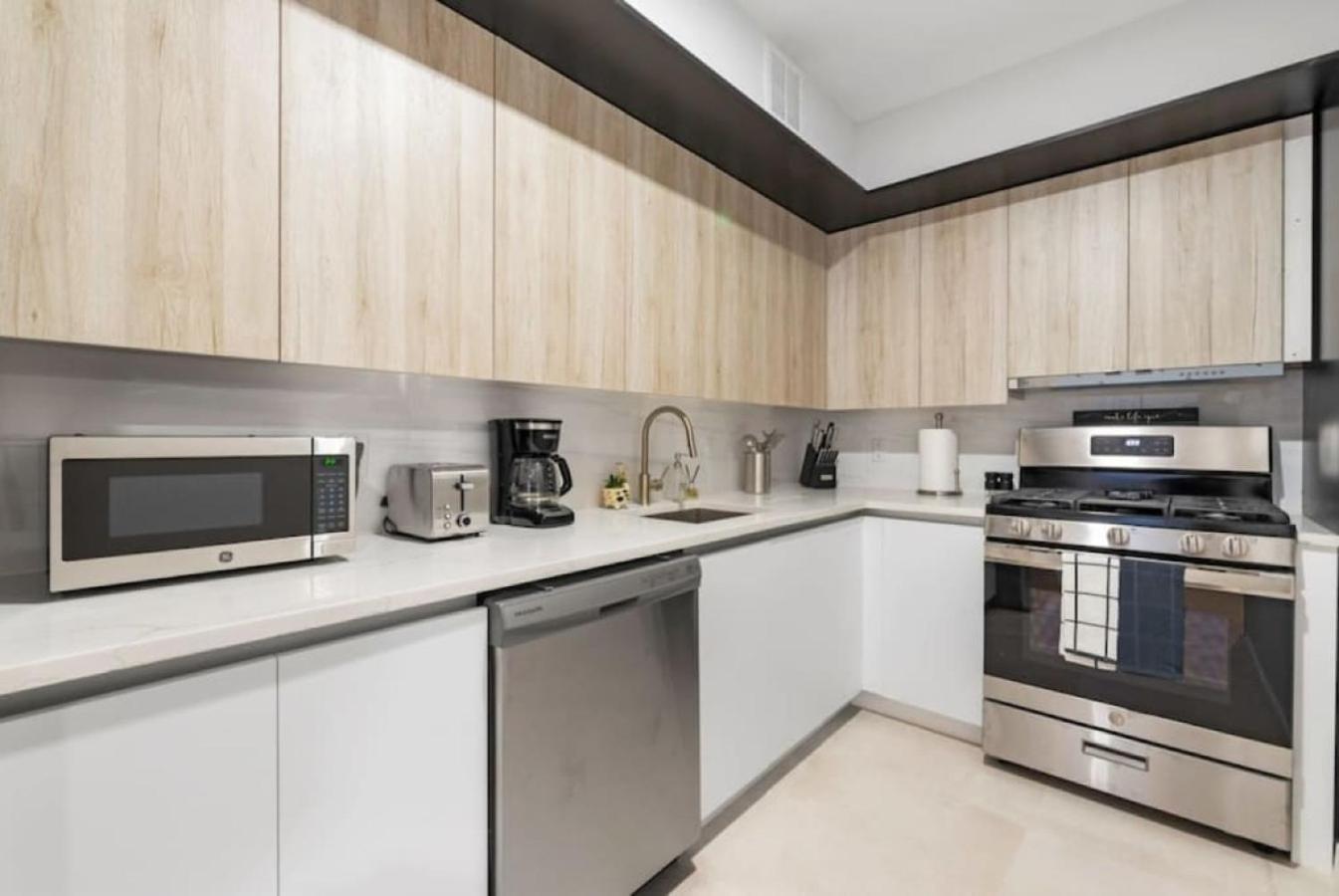 3br Penthouse With Massive Private Rooftop New York