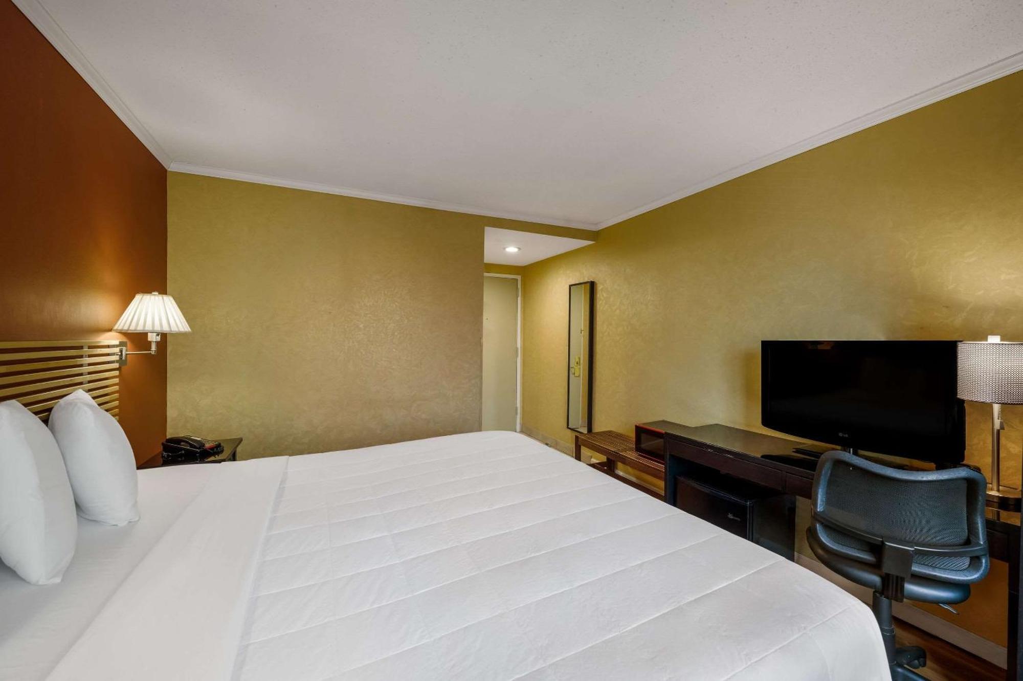 Quality Jfk Airport Rockaway Blvd Hotel 2*