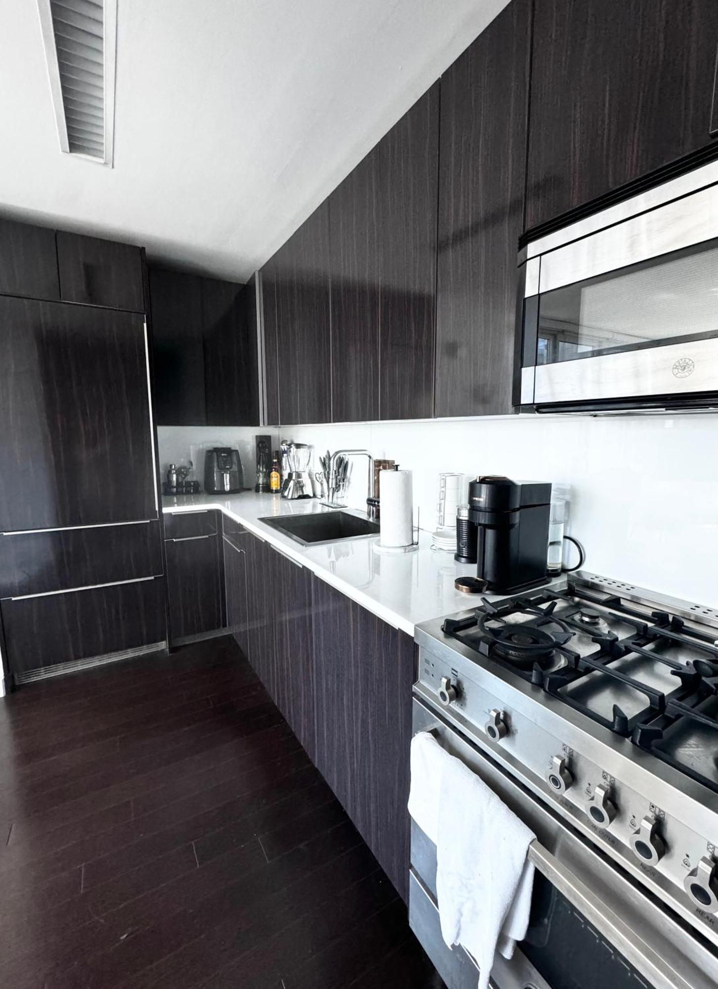 Chic Skyline 1br Retreat Apartment *