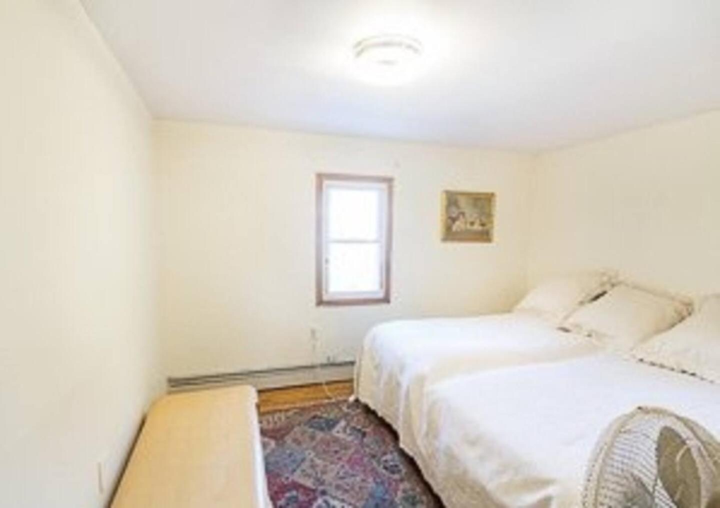 Apartment Skylighted Two Br In Multicultural Neighborhood, 25 Minutes To Manhattan